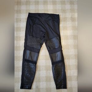 Womans Athletic Leggins Black